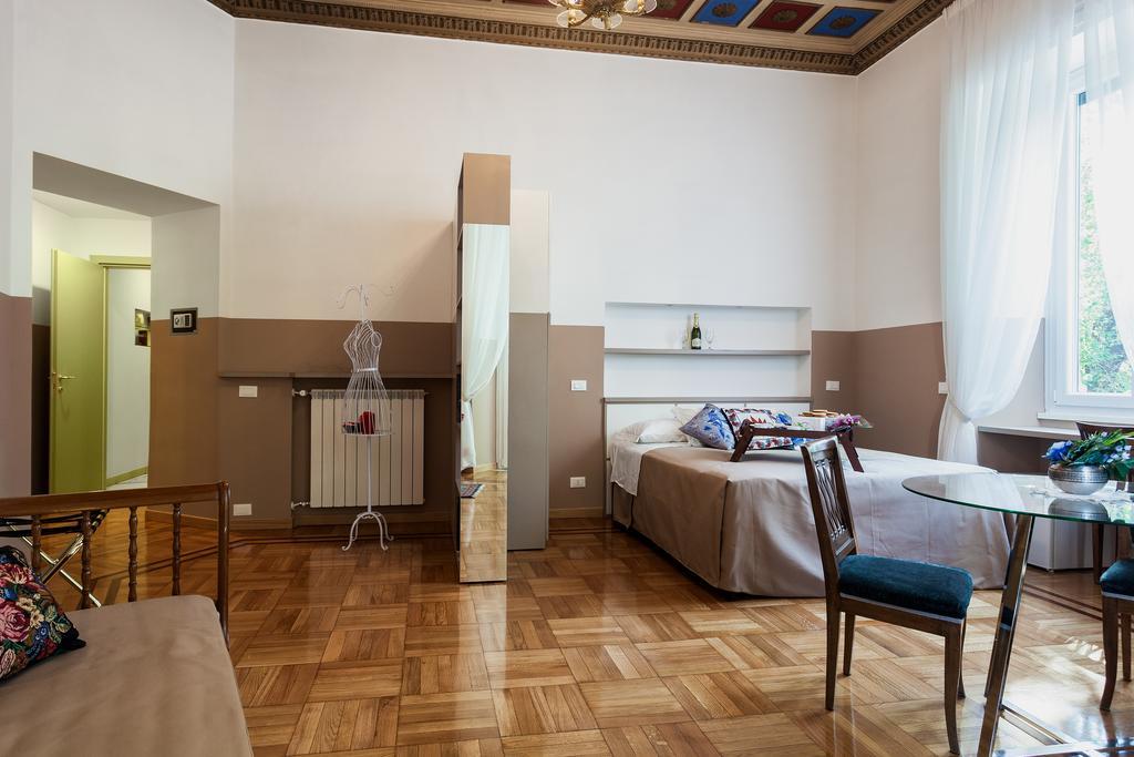 ローマ ロンド Bed & Breakfast 部屋 写真