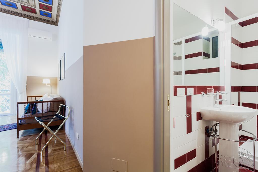 ローマ ロンド Bed & Breakfast 部屋 写真