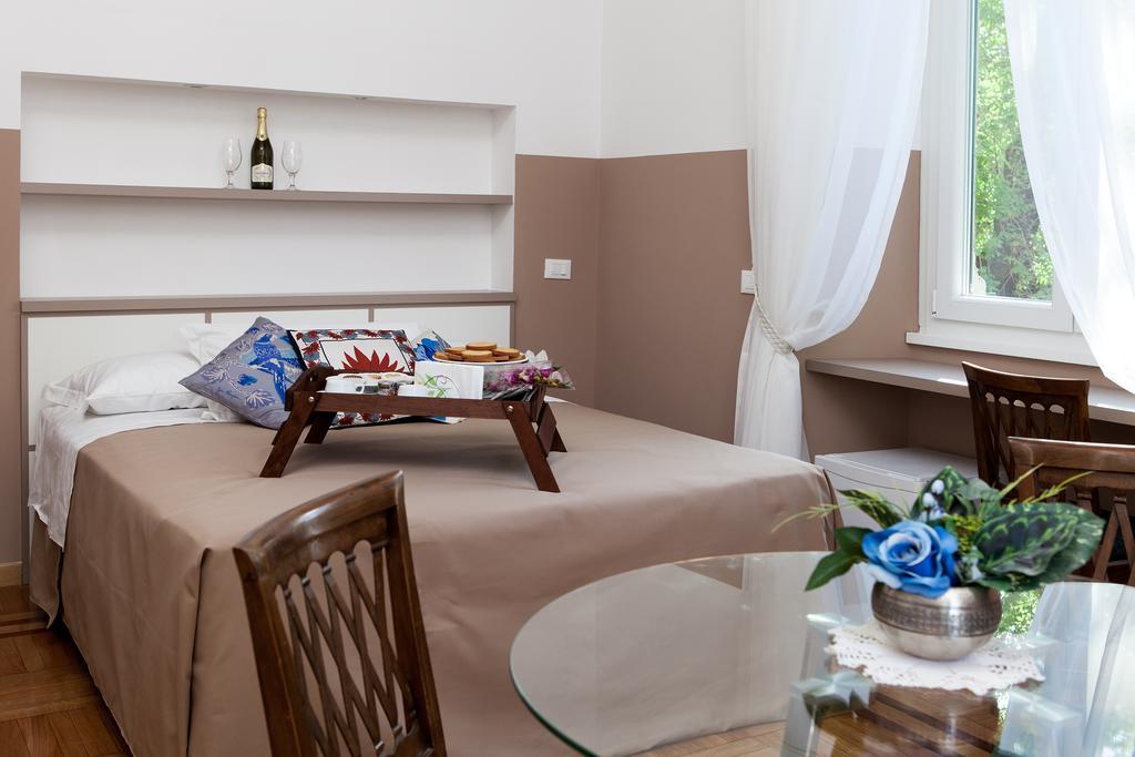 ローマ ロンド Bed & Breakfast 部屋 写真